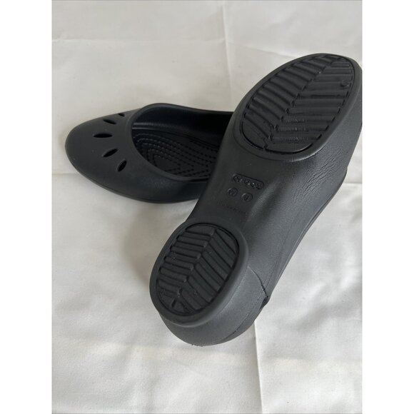 Crocs Womens Black Sienna Flats  Lightweight & Water-Resistant  Size 6 - Picture 8 of 8
